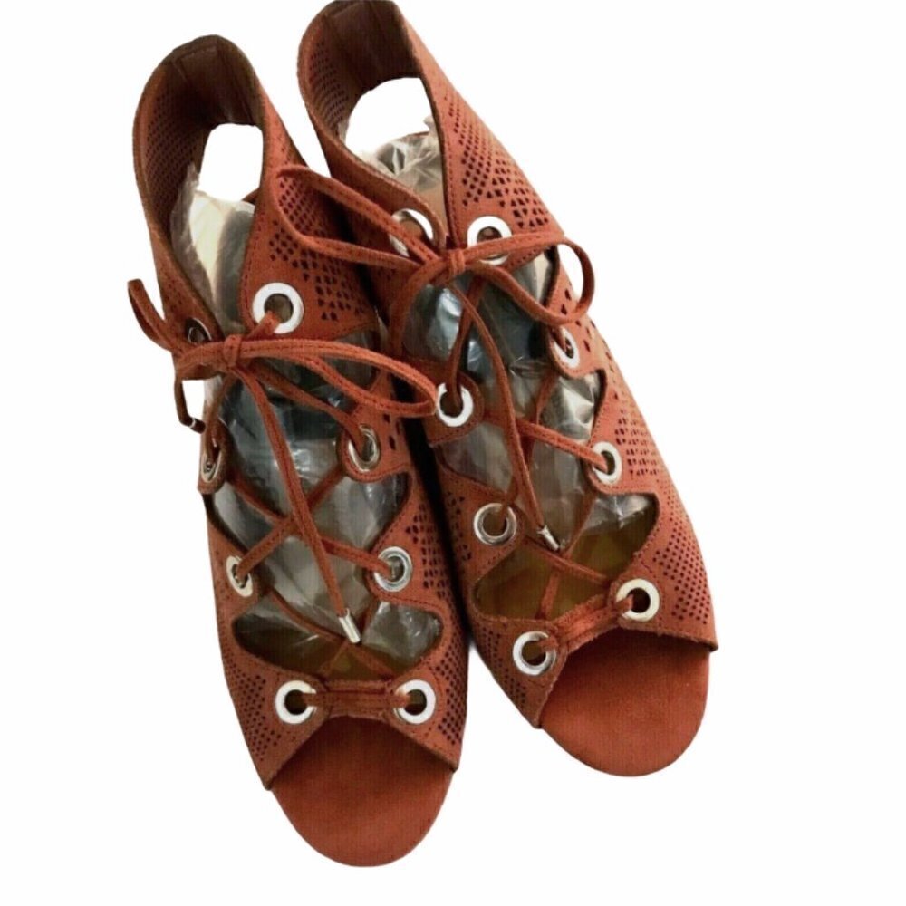 DOLCE VITA Laras Perforated Suede Lace Up Wedge Sandals - Picture 4 of 7